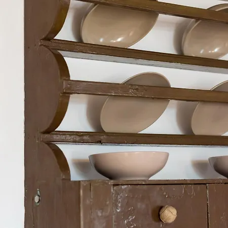 Kanelis On The Hill *